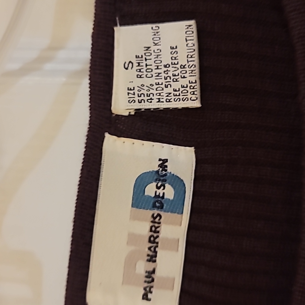 EUC 2 Ribbed Knit Sweaters - Picture 8 of 8